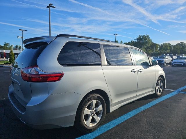 2020 Toyota Sienna LE