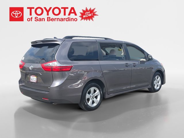 2020 Toyota Sienna LE