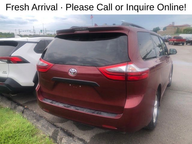 2020 Toyota Sienna LE