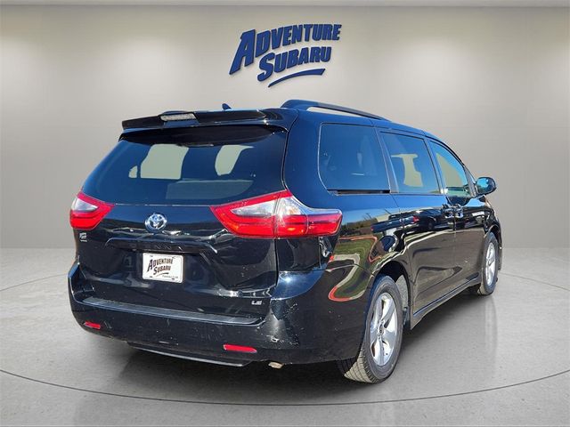 2020 Toyota Sienna LE