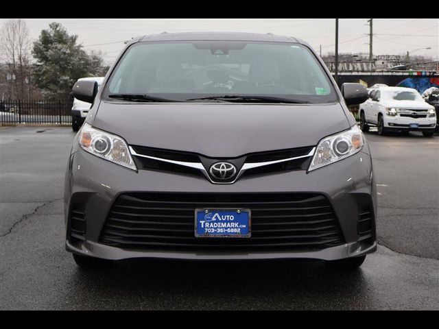 2020 Toyota Sienna LE
