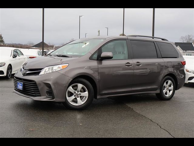 2020 Toyota Sienna LE