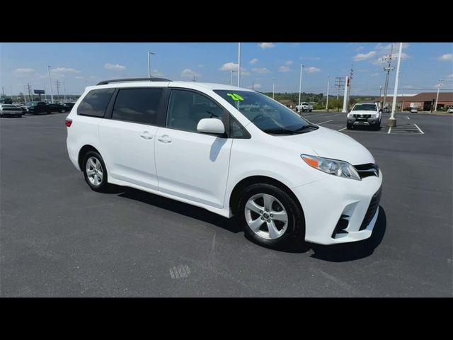 2020 Toyota Sienna LE Auto Access Seat