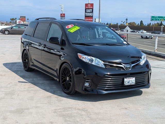 2020 Toyota Sienna LE