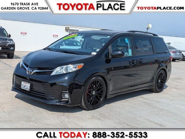 2020 Toyota Sienna LE