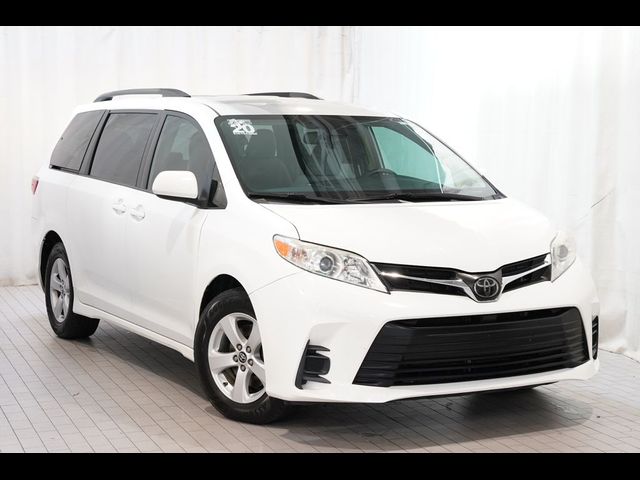 2020 Toyota Sienna LE