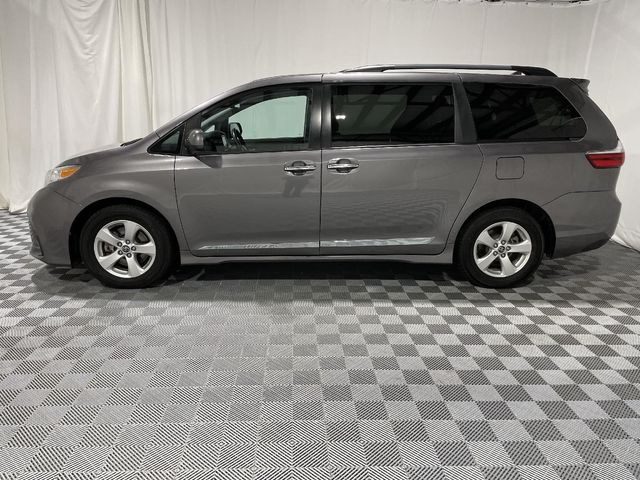 2020 Toyota Sienna LE