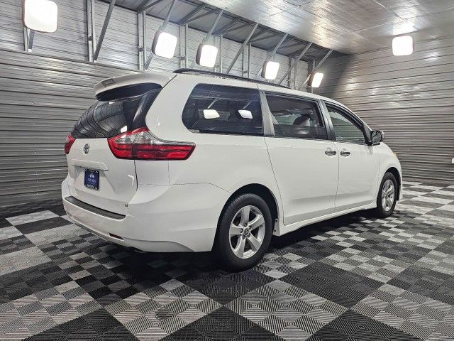 2020 Toyota Sienna LE