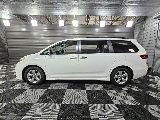 2020 Toyota Sienna LE