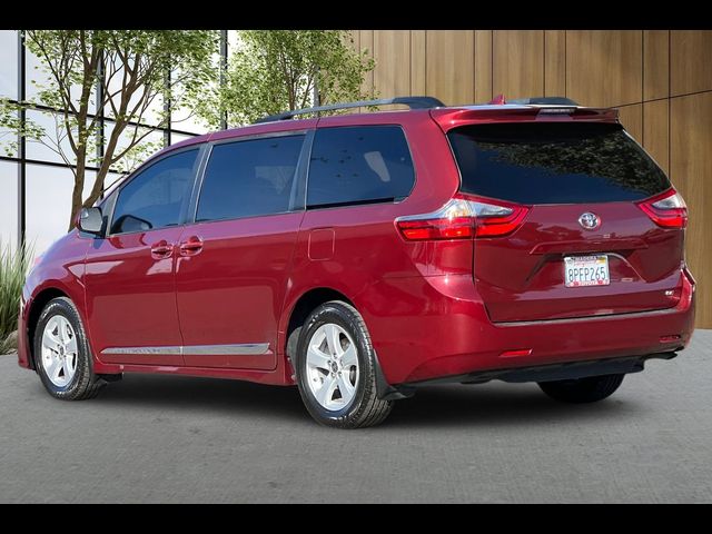 2020 Toyota Sienna LE