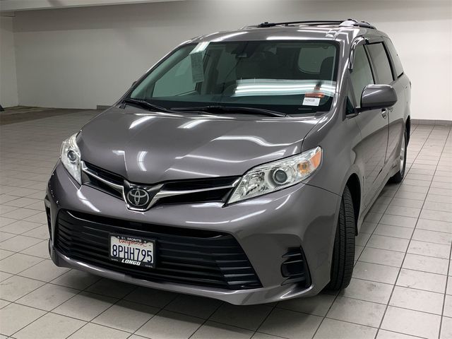 2020 Toyota Sienna LE