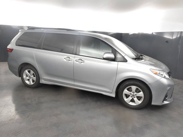2020 Toyota Sienna LE