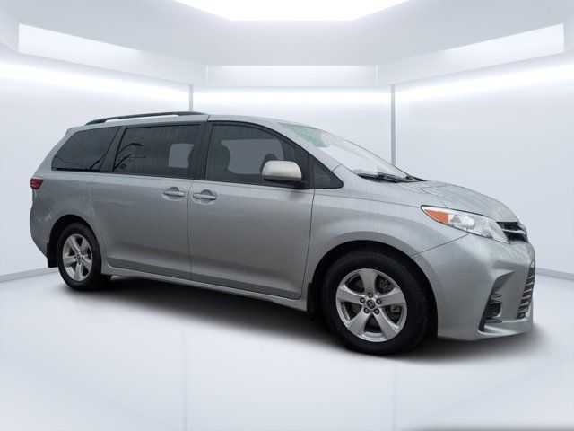 2020 Toyota Sienna LE