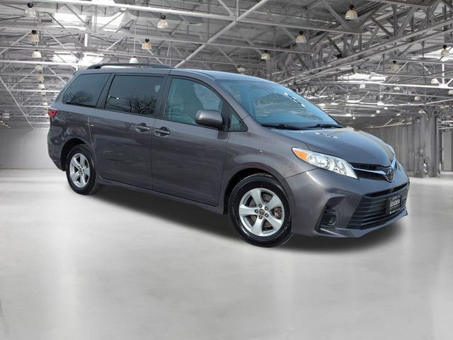 2020 Toyota Sienna LE