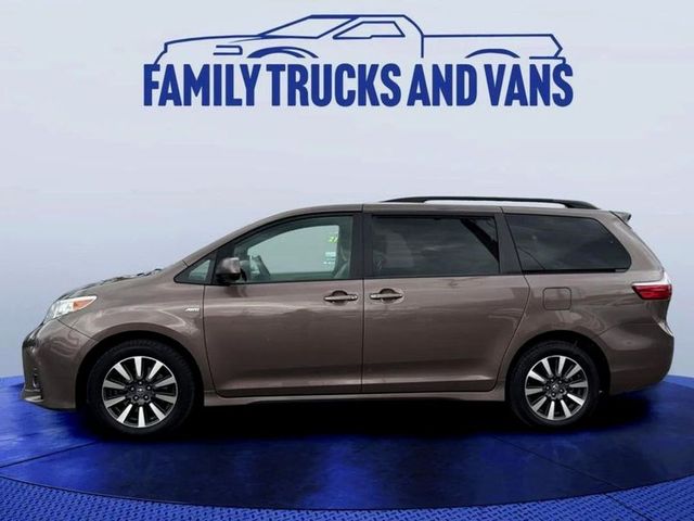 2020 Toyota Sienna LE