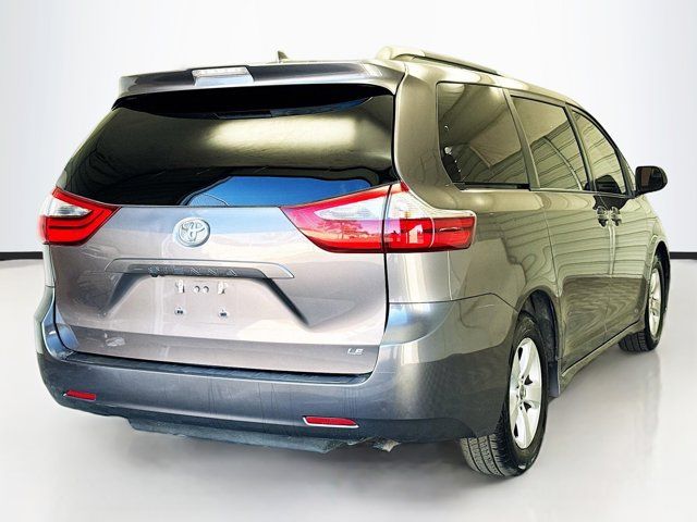 2020 Toyota Sienna LE Auto Access Seat