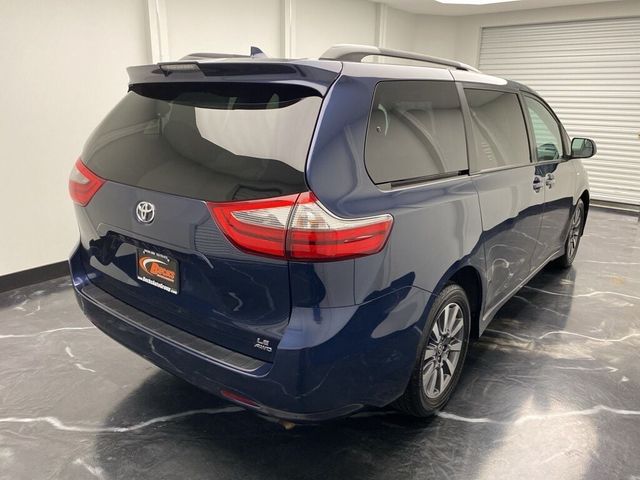 2020 Toyota Sienna LE