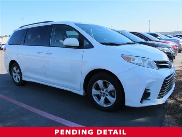 2020 Toyota Sienna LE