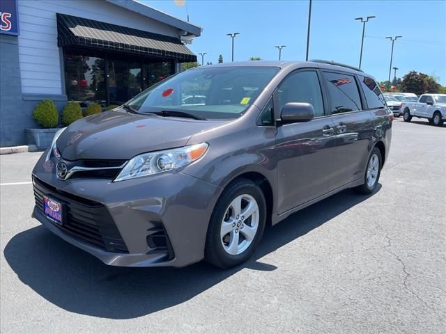 2020 Toyota Sienna LE