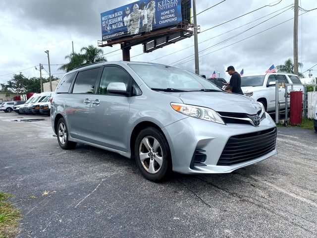 2020 Toyota Sienna 