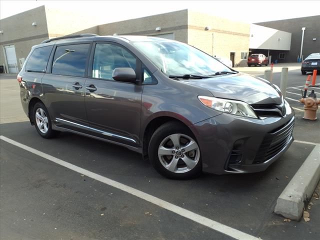 2020 Toyota Sienna LE