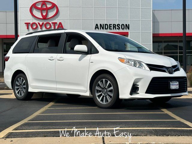 2020 Toyota Sienna LE