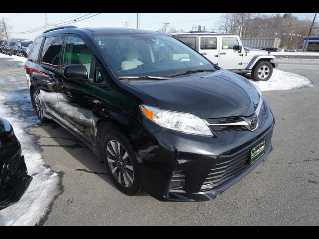 2020 Toyota Sienna LE