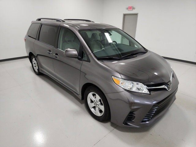 2020 Toyota Sienna LE Auto Access Seat