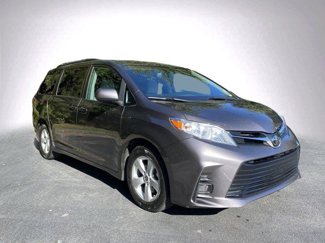 2020 Toyota Sienna LE Auto Access Seat