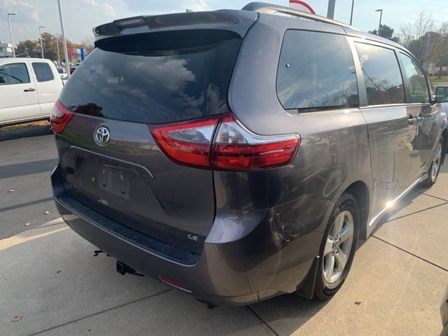 2020 Toyota Sienna LE