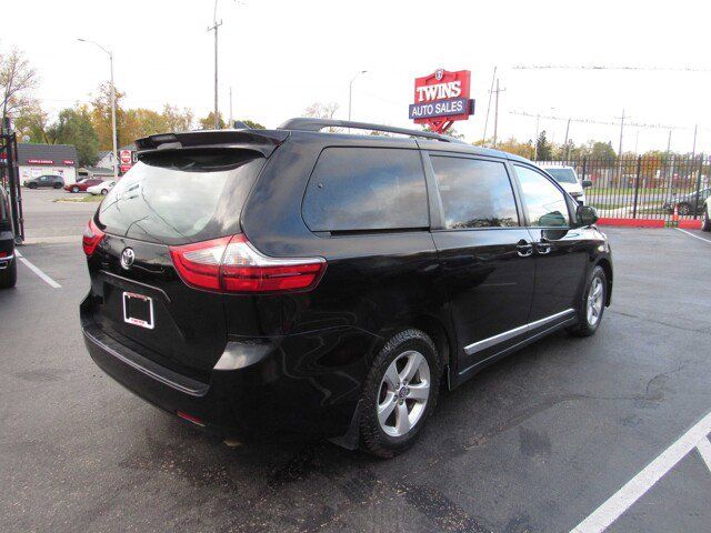 2020 Toyota Sienna 