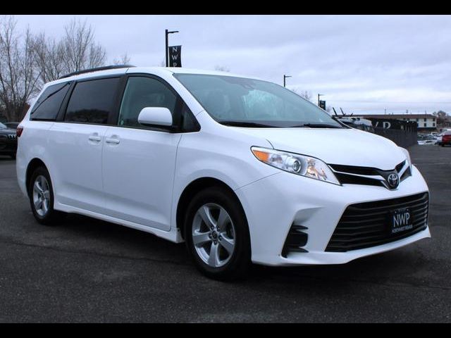 2020 Toyota Sienna LE