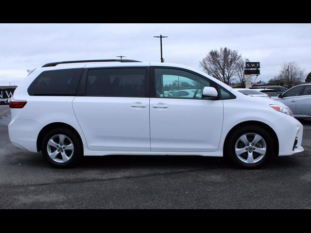 2020 Toyota Sienna LE