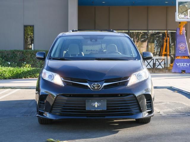 2020 Toyota Sienna LE