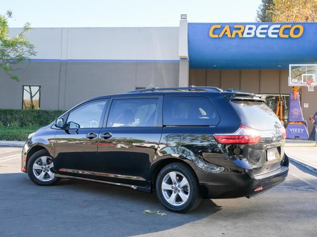 2020 Toyota Sienna LE