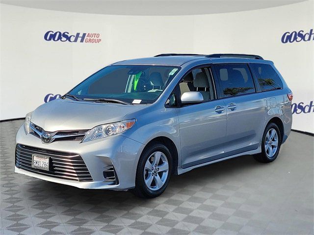 2020 Toyota Sienna LE Mobility