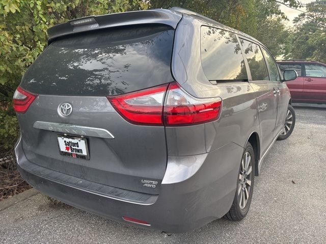 2020 Toyota Sienna 