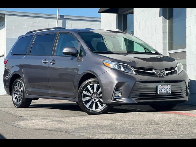 2020 Toyota Sienna 