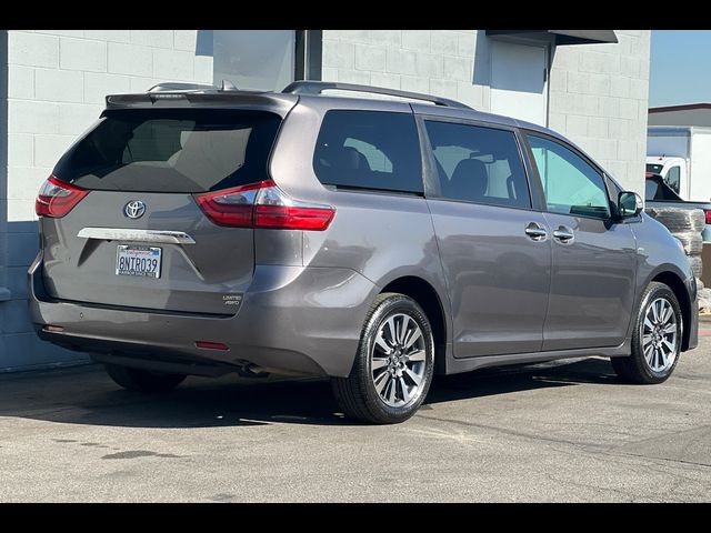 2020 Toyota Sienna 