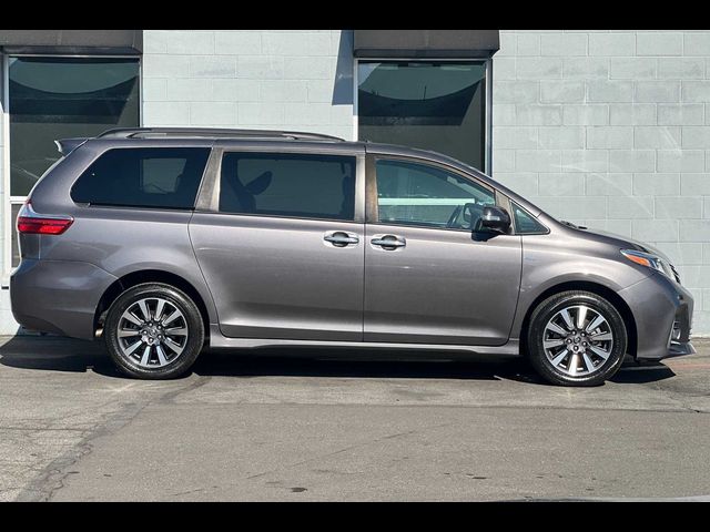 2020 Toyota Sienna 