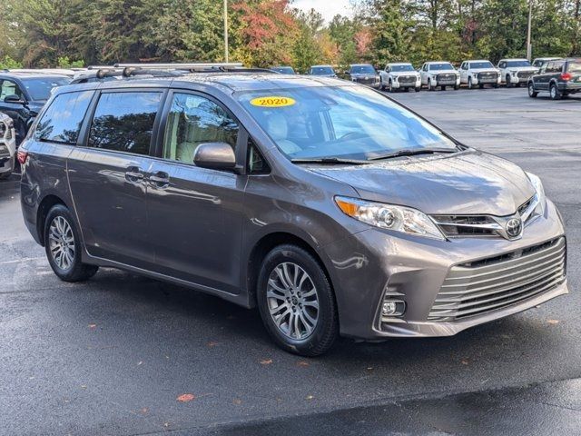 2020 Toyota Sienna XLE