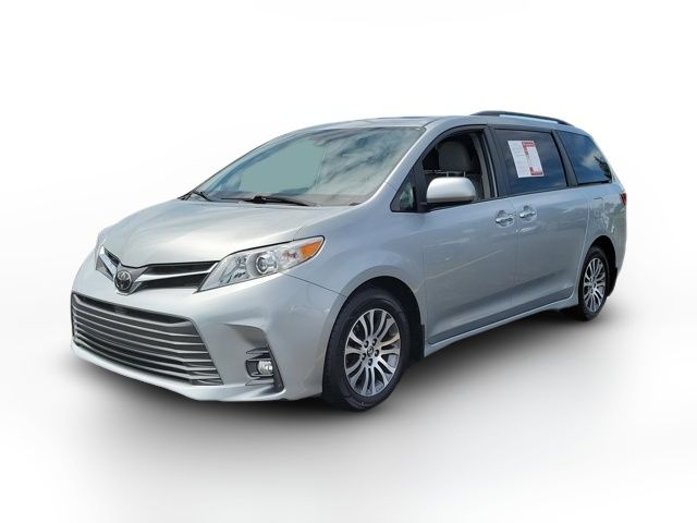 2020 Toyota Sienna XLE Auto Access Seat