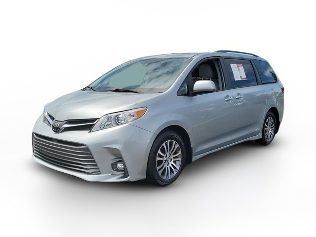 2020 Toyota Sienna XLE Auto Access Seat
