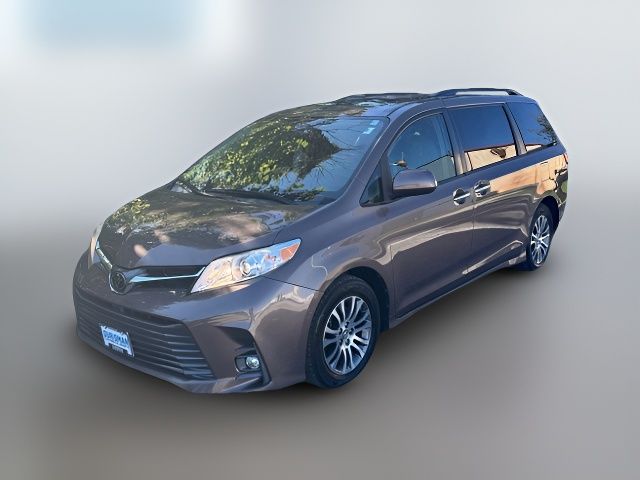 2020 Toyota Sienna 