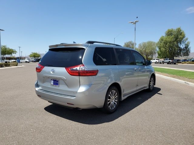 2020 Toyota Sienna XLE