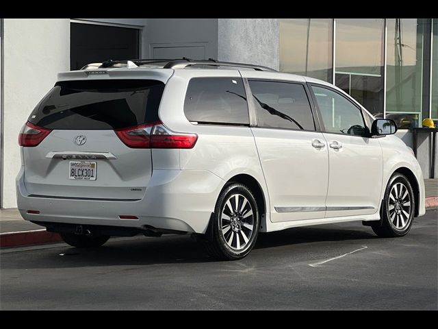 2020 Toyota Sienna 