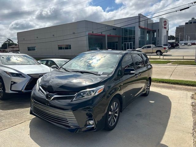 2020 Toyota Sienna XLE