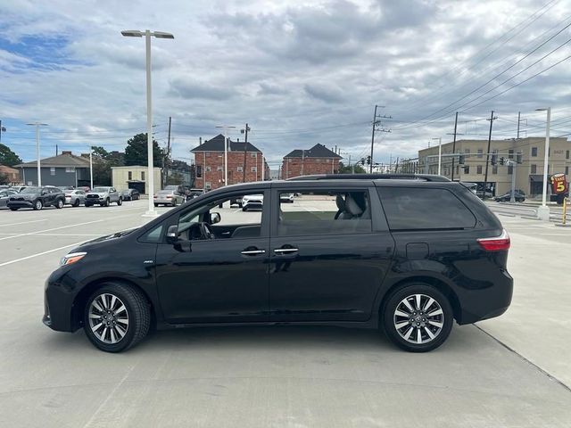 2020 Toyota Sienna XLE