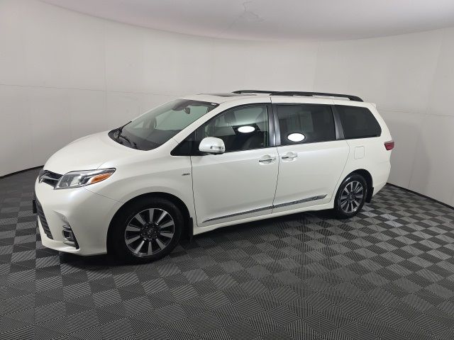 2020 Toyota Sienna XLE