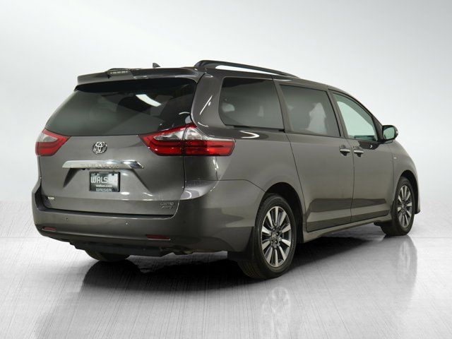 2020 Toyota Sienna XLE